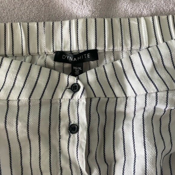 Off the shoulder long button up blouse - Picture 2 of 4